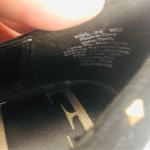 Ellie Black suede heels with gold studs 8.5M‎ - Picture 5 of 8